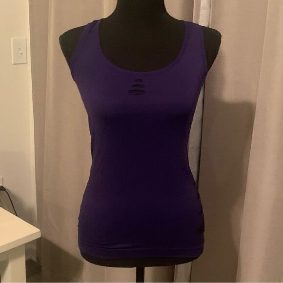 NWT Ladies Tank - Picture 1 of 9